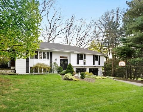 2 Pheasant Ln, Lexington, MA 02421 photo 1