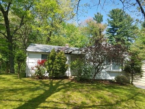18 Hillside Dr, Springfield, MA 01118 photo 1