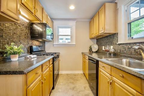 949 Roosevelt Ave, Springfield, MA 01109 photo 3