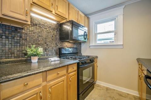 949 Roosevelt Ave, Springfield, MA 01109 photo 5