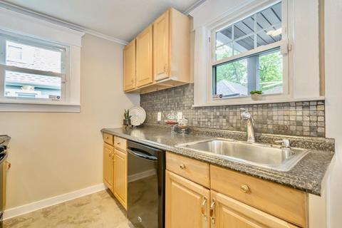 949 Roosevelt Ave, Springfield, MA 01109 photo 4
