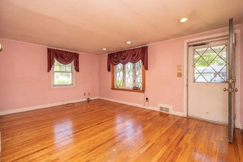 27 Harrington Rd, Chicopee, MA 01020 photo 3