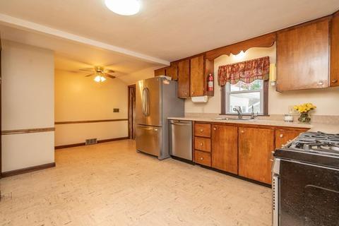 27 Harrington Rd, Chicopee, MA 01020 photo 6