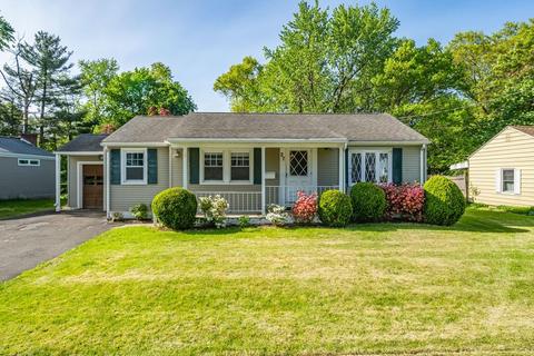 27 Harrington Rd, Chicopee, MA 01020 photo 1