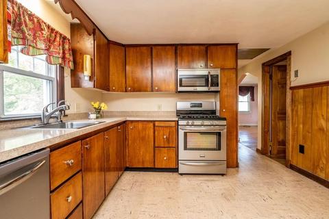 27 Harrington Rd, Chicopee, MA 01020 photo 5