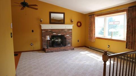 7 Surrey Ln, Webster, MA 01570 photo 4
