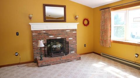7 Surrey Ln, Webster, MA 01570 photo 5