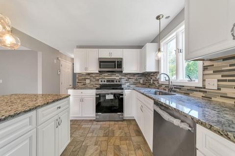 15 Jordan St, Springfield, MA 01129 photo 4