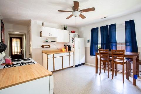 38 Rapalus St, Springfield, MA 01151 photo 9