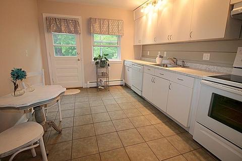 131 Colonial Cir #A, Chicopee, MA 01020 photo 6