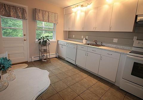 131 Colonial Cir #A, Chicopee, MA 01020 photo 4