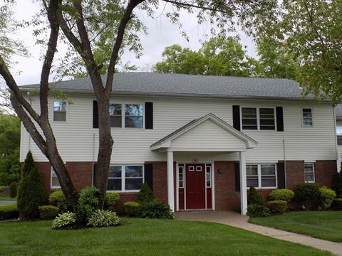 131 Colonial Cir #A, Chicopee, MA 01020 photo 2