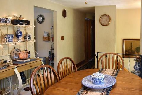 293 Thompson Rd, Webster, MA 01570 photo 8