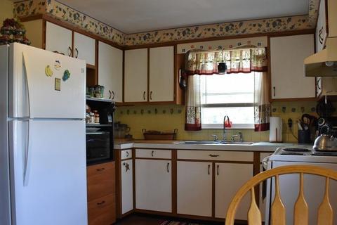 293 Thompson Rd, Webster, MA 01570 photo 9