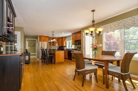 22 Lyons St, Franklin, MA 02038 photo 4