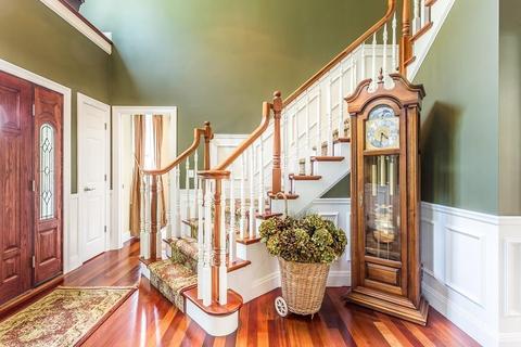 86 Brook St, Raynham, MA 02767 photo 3