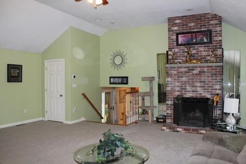 94 Milford St, Upton, MA 01568 photo 8