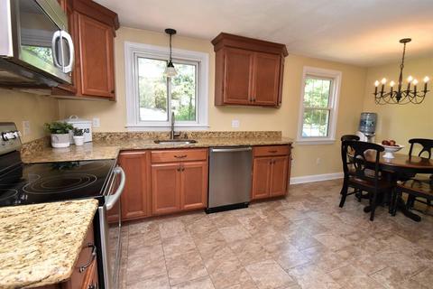 31 Standish Rd, Attleboro, MA 02703 photo 5