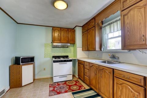 5 Mandalay Rd, Springfield, MA 01118 photo 5