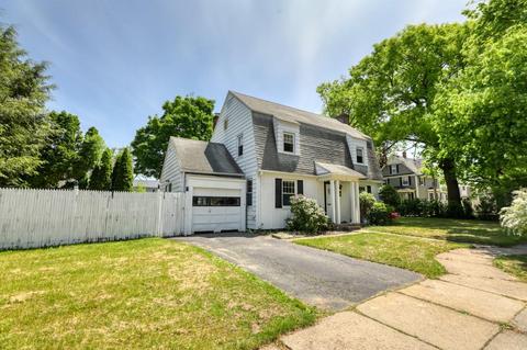 5 Mandalay Rd, Springfield, MA 01118 photo 1