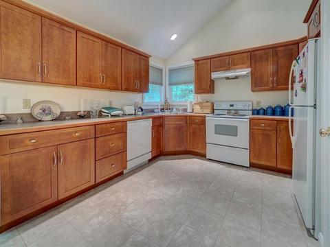 135 Main St, Douglas, MA 01516 photo 3