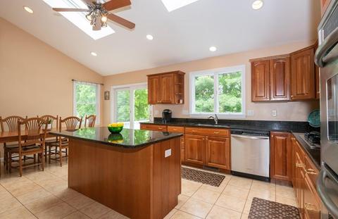 8 Wayside Dr, Danvers, MA 01923 photo 11