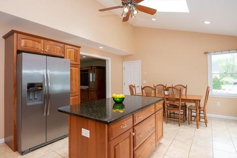 8 Wayside Dr, Danvers, MA 01923 photo 12