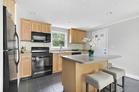 446 Bridge St, Dedham, MA 02026 photo 2