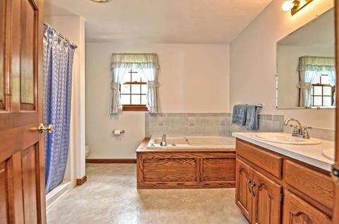 9 Sadler Rd, Upton, MA 01568 photo 24