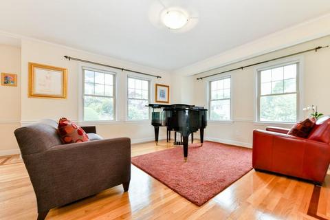 7 Maple St, Milton, MA 02186 photo 4