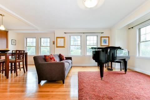 7 Maple St, Milton, MA 02186 photo 3