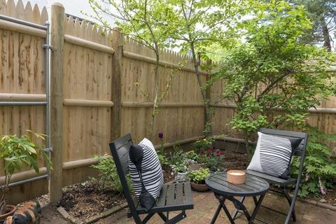 8 Eustis St, Cambridge, MA 02140 photo 18