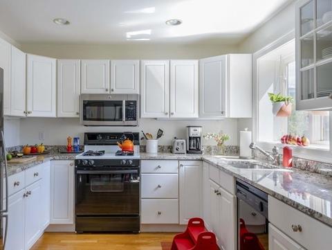 8 Eustis St, Cambridge, MA 02140 photo 4