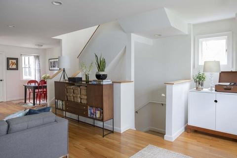 8 Eustis St, Cambridge, MA 02140 photo 7