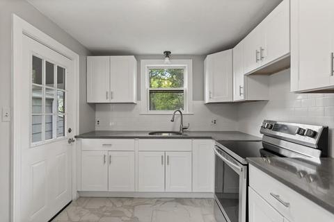 6 Edwin St, Randolph, MA 02368 photo 4