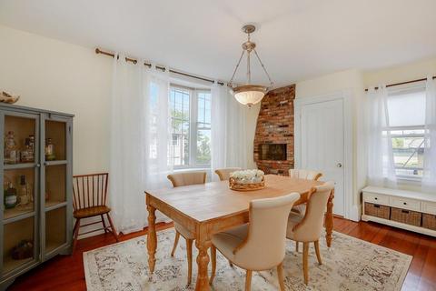 9 Gerry St, Marblehead, MA 01945 photo 8
