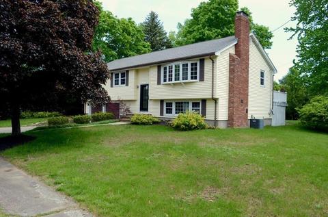 67 Daniel Rd, Braintree, MA 02184 photo 2