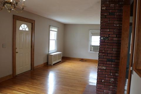 162 El Paso St, Springfield, MA 01104 photo 4