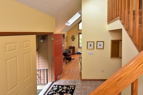 165 East St, Upton, MA 01568 photo 4
