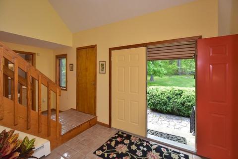 165 East St, Upton, MA 01568 photo 3