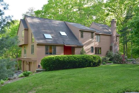165 East St, Upton, MA 01568 photo 1