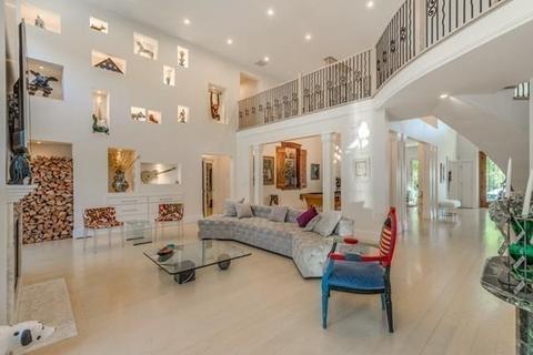 7 Ware St, Weston, MA 02493 photo 9