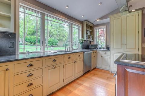 18 West St, Danvers, MA 01923 photo 17