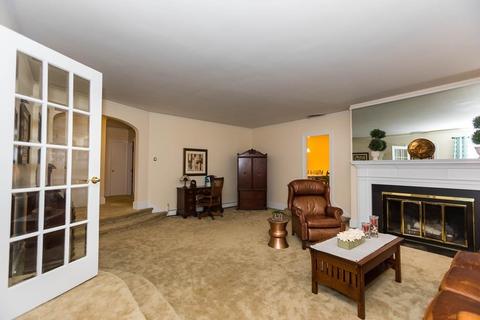 129 Glen Rd, Woonsocket, RI 02895 photo 8