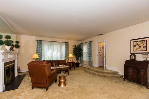 129 Glen Rd, Woonsocket, RI 02895 photo 10