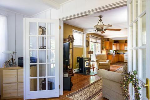 51 Small St, Fall River, MA 02720 photo 4