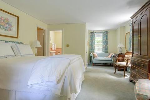 56 Fox Hill Rd, Wellesley, MA 02481 photo 9