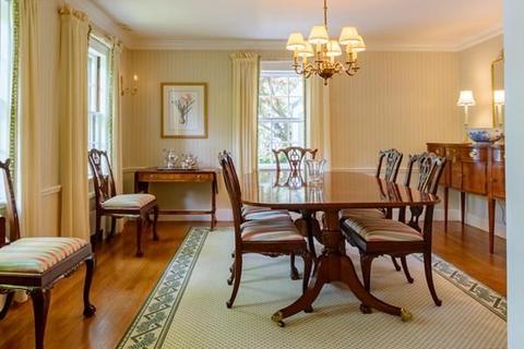 56 Fox Hill Rd, Wellesley, MA 02481 photo 4