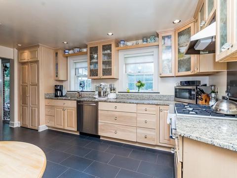 1663 Washington, Newton, MA 02465 photo 10