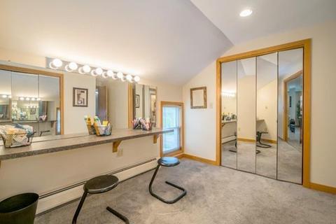 105 Maple St, Easthampton, MA 01027 photo 15